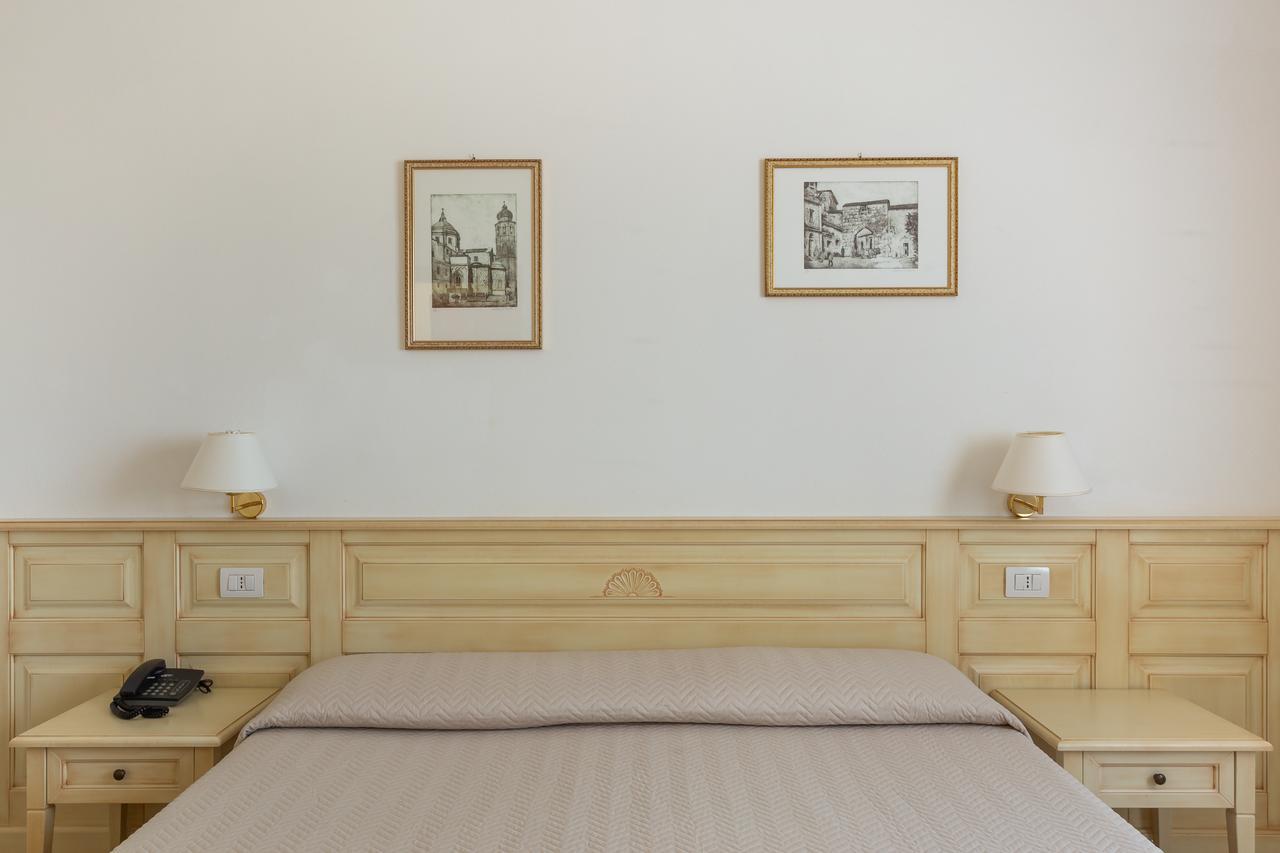 Rodia Inn 奥里斯塔诺 外观 照片